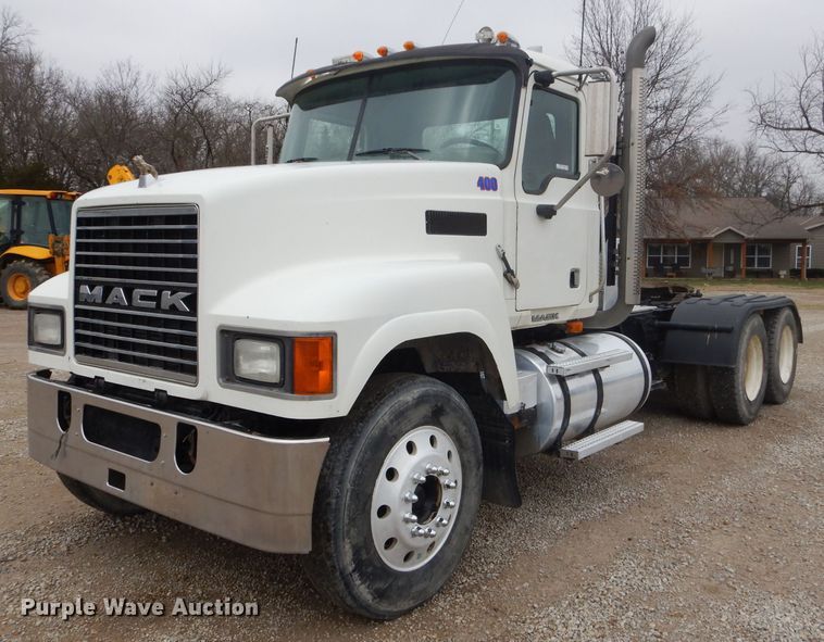 image for item GN9228 2008 Mack CHU semi truck
