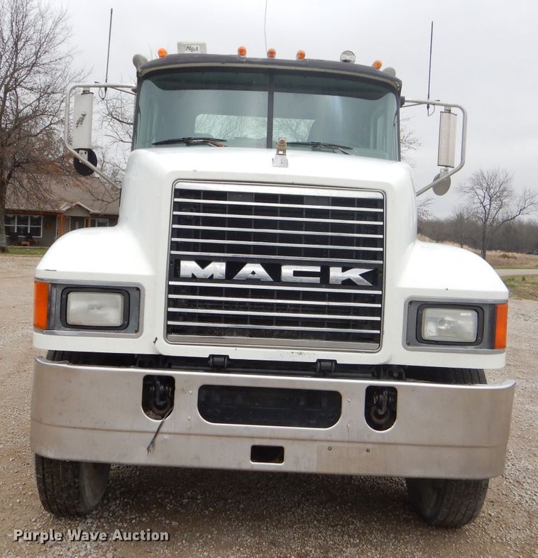 image for item GN9228 2008 Mack CHU semi truck