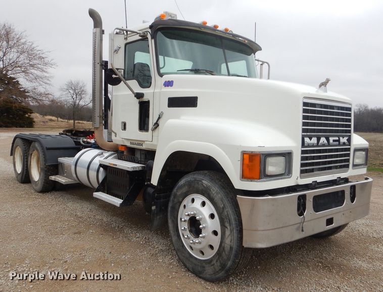 image for item GN9228 2008 Mack CHU semi truck