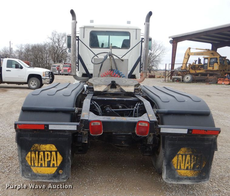 image for item GN9228 2008 Mack CHU semi truck