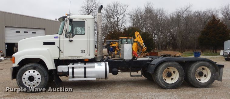 image for item GN9228 2008 Mack CHU semi truck