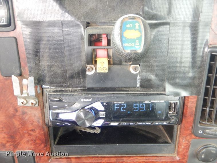 image for item GN9228 2008 Mack CHU semi truck