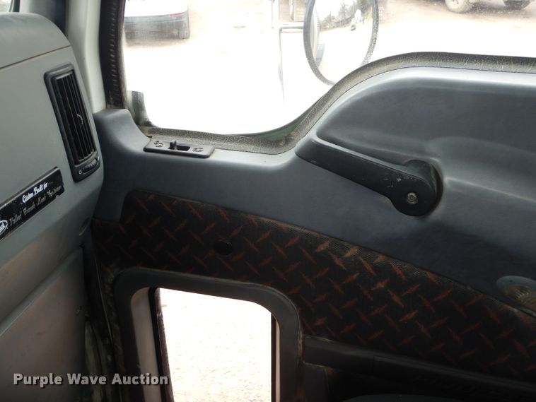 image for item GN9228 2008 Mack CHU semi truck