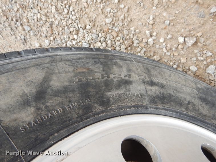 image for item GN9228 2008 Mack CHU semi truck