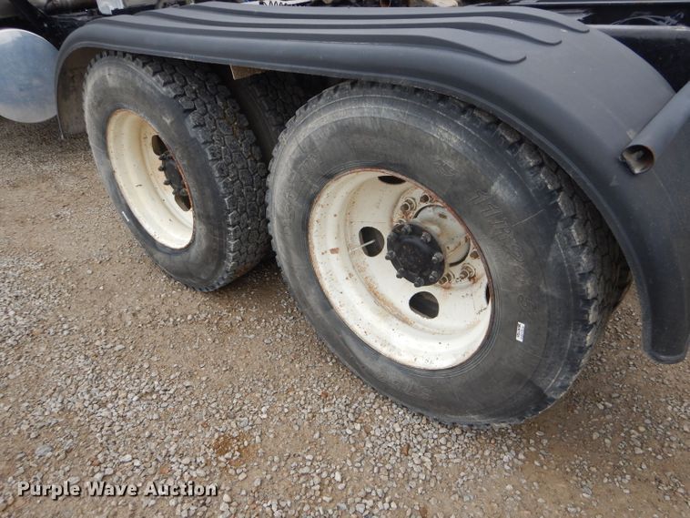 image for item GN9228 2008 Mack CHU semi truck