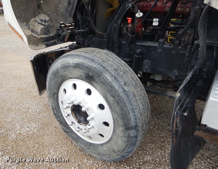 image for item GN9228 2008 Mack CHU semi truck