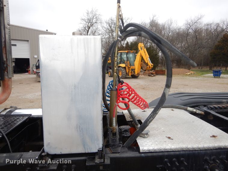 image for item GN9228 2008 Mack CHU semi truck