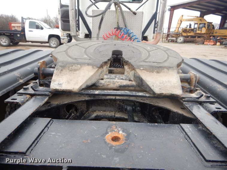 image for item GN9228 2008 Mack CHU semi truck