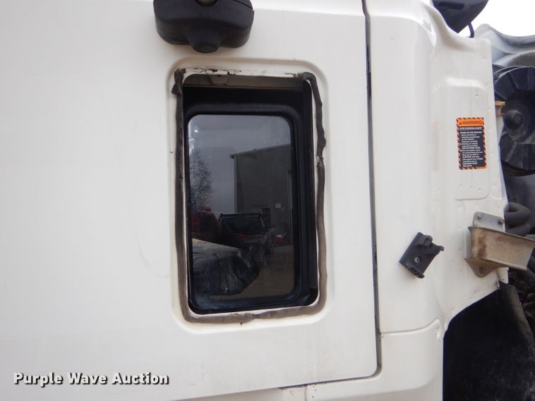 image for item GN9228 2008 Mack CHU semi truck