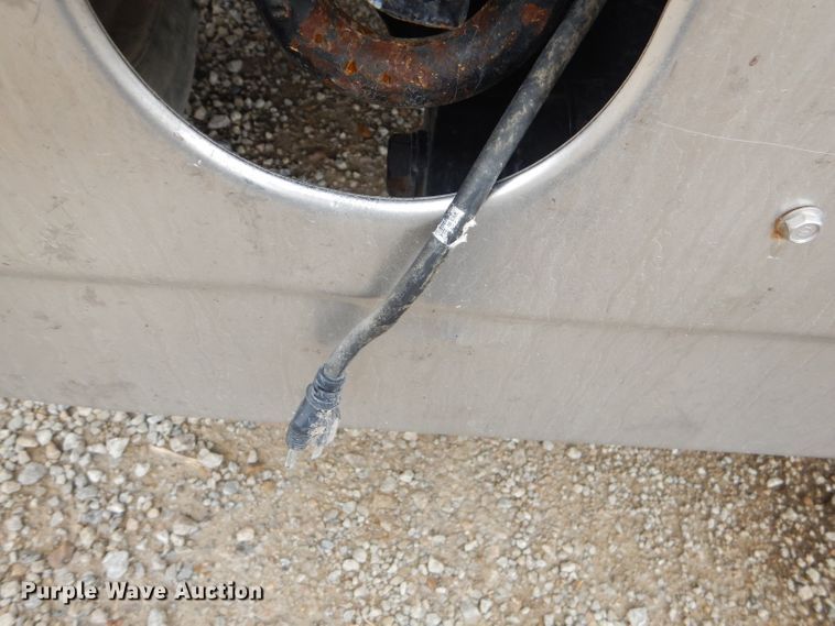 image for item GN9228 2008 Mack CHU semi truck