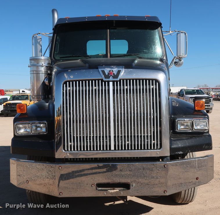 image for item GS9764 2013 Western Star 4900SB semi truck
