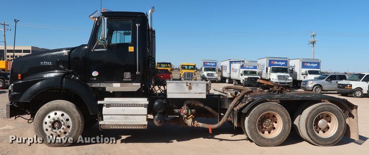 image for item GS9764 2013 Western Star 4900SB semi truck