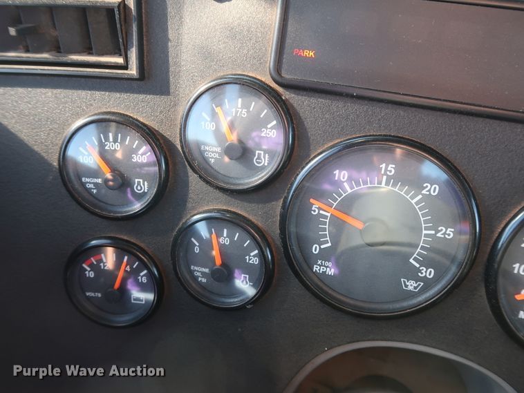 image for item GS9764 2013 Western Star 4900SB semi truck