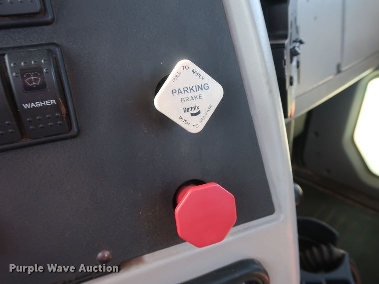 image for item GS9764 2013 Western Star 4900SB semi truck