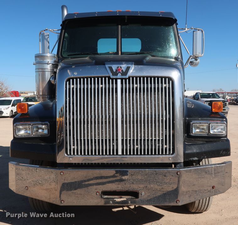 image for item GS9764 2013 Western Star 4900SB semi truck