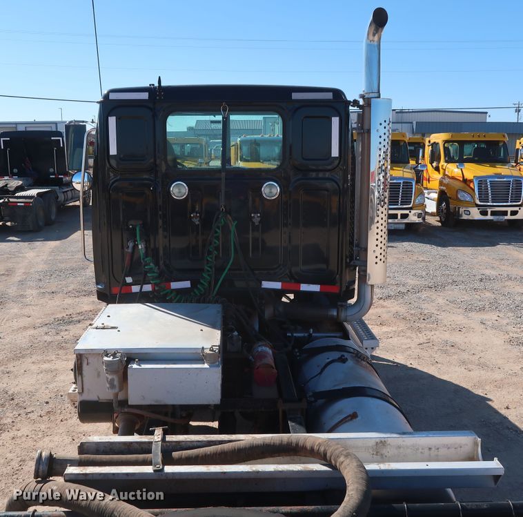 image for item GS9764 2013 Western Star 4900SB semi truck