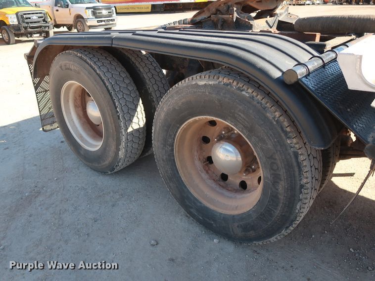 image for item GS9764 2013 Western Star 4900SB semi truck