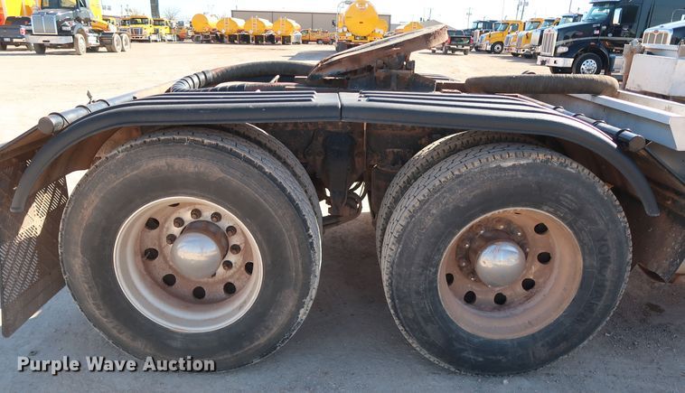 image for item GS9764 2013 Western Star 4900SB semi truck