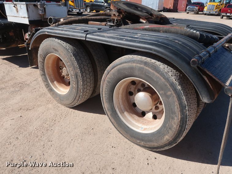 image for item GS9764 2013 Western Star 4900SB semi truck