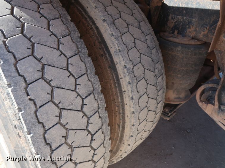 image for item GS9764 2013 Western Star 4900SB semi truck