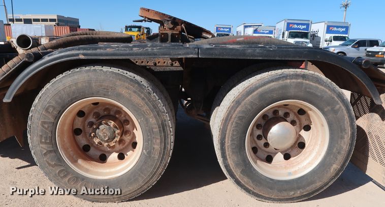 image for item GS9764 2013 Western Star 4900SB semi truck