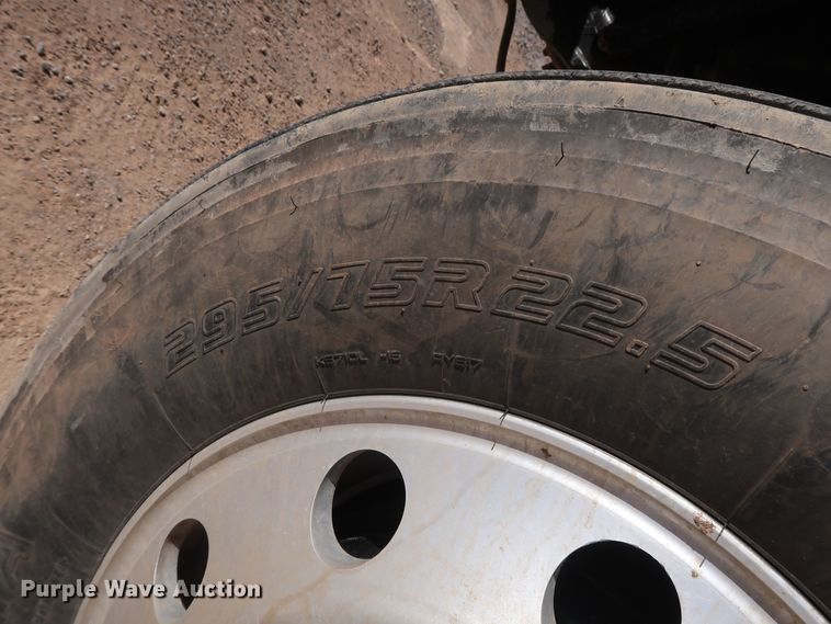 image for item GS9764 2013 Western Star 4900SB semi truck