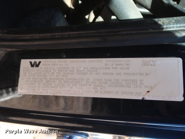 image for item GS9764 2013 Western Star 4900SB semi truck