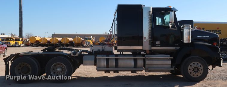 image for item GS9765 2013 Western Star 4900SB semi truck