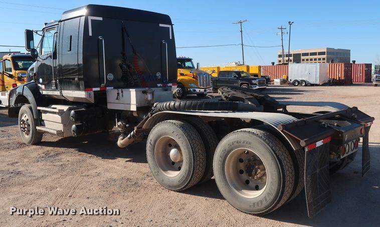 image for item GS9765 2013 Western Star 4900SB semi truck