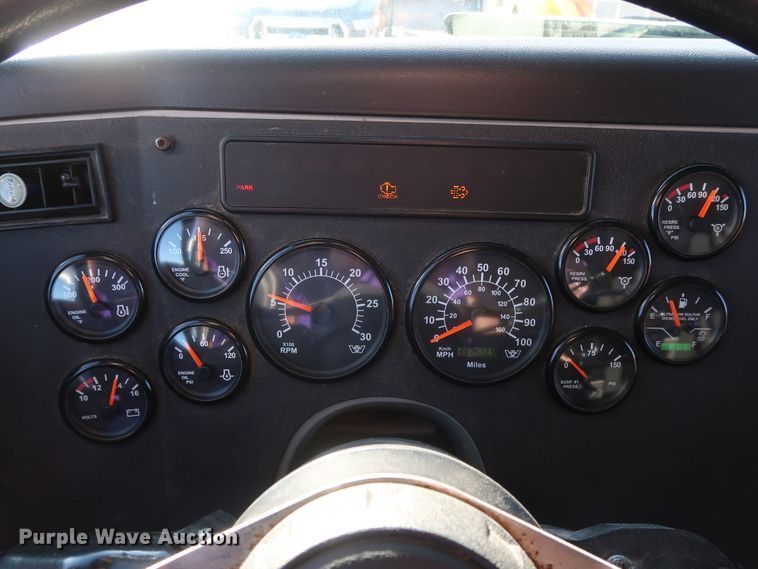 image for item GS9765 2013 Western Star 4900SB semi truck