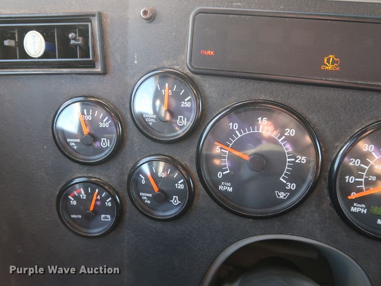 image for item GS9765 2013 Western Star 4900SB semi truck