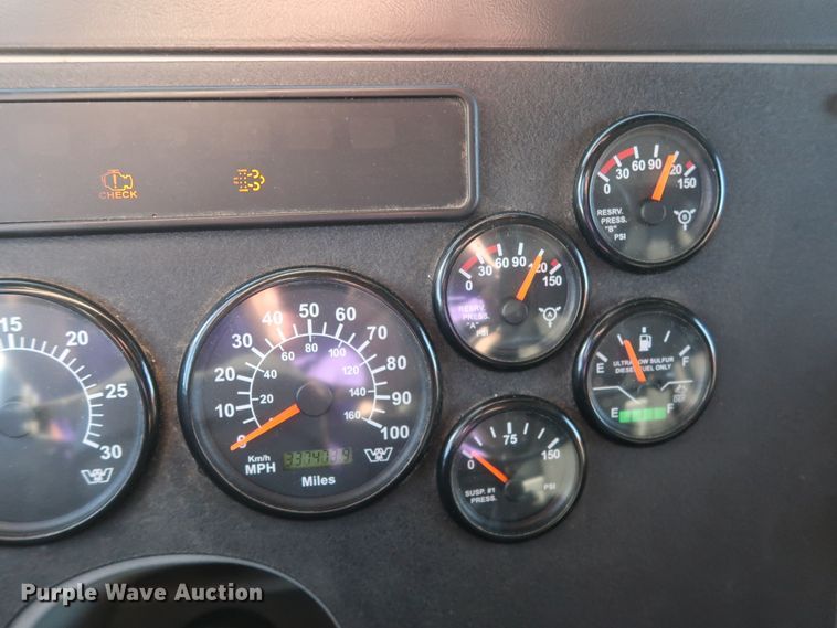 image for item GS9765 2013 Western Star 4900SB semi truck