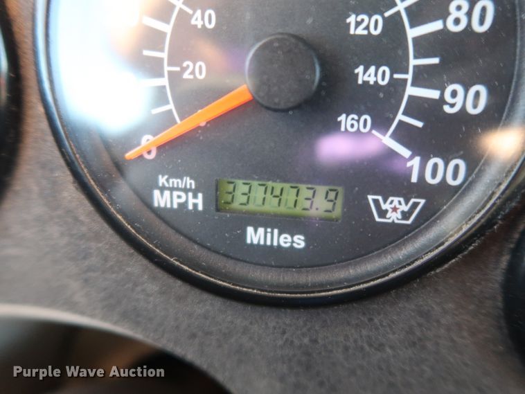 image for item GS9765 2013 Western Star 4900SB semi truck