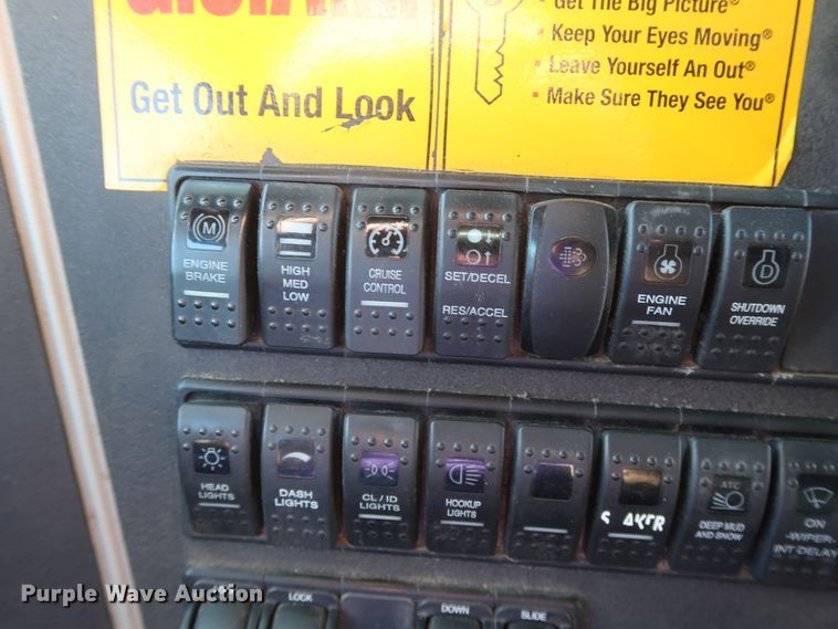 image for item GS9765 2013 Western Star 4900SB semi truck