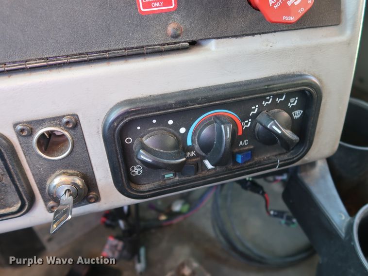 image for item GS9765 2013 Western Star 4900SB semi truck