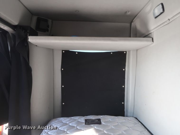 image for item GS9765 2013 Western Star 4900SB semi truck