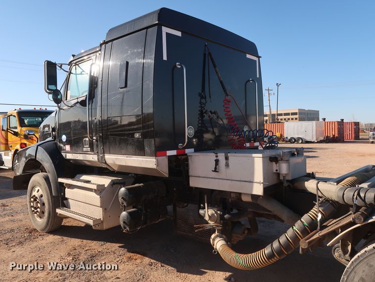 image for item GS9765 2013 Western Star 4900SB semi truck