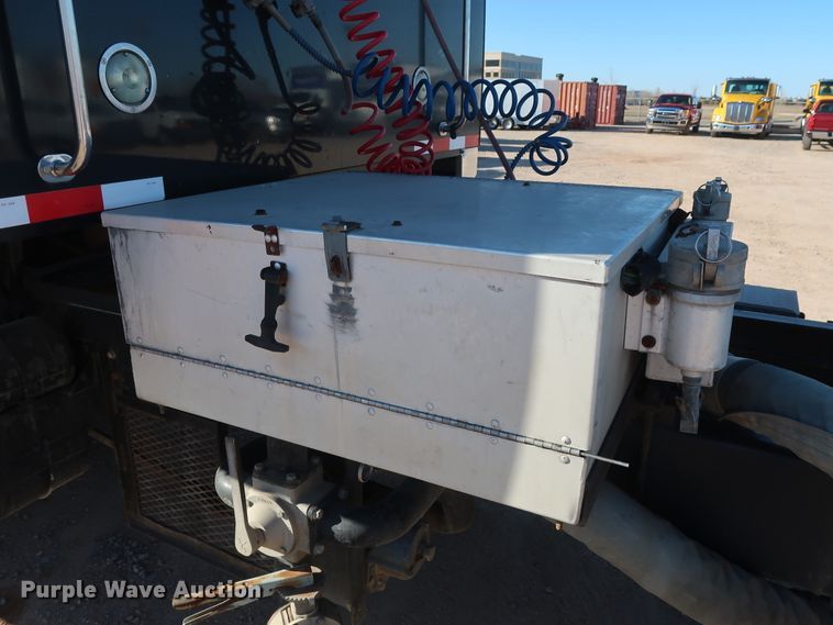 image for item GS9765 2013 Western Star 4900SB semi truck