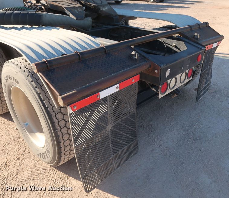 image for item GS9765 2013 Western Star 4900SB semi truck