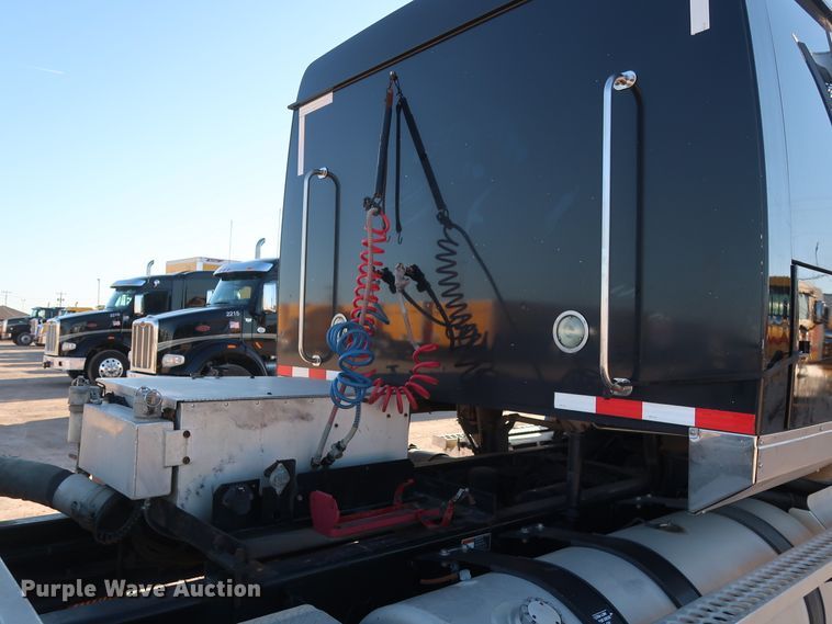 image for item GS9765 2013 Western Star 4900SB semi truck