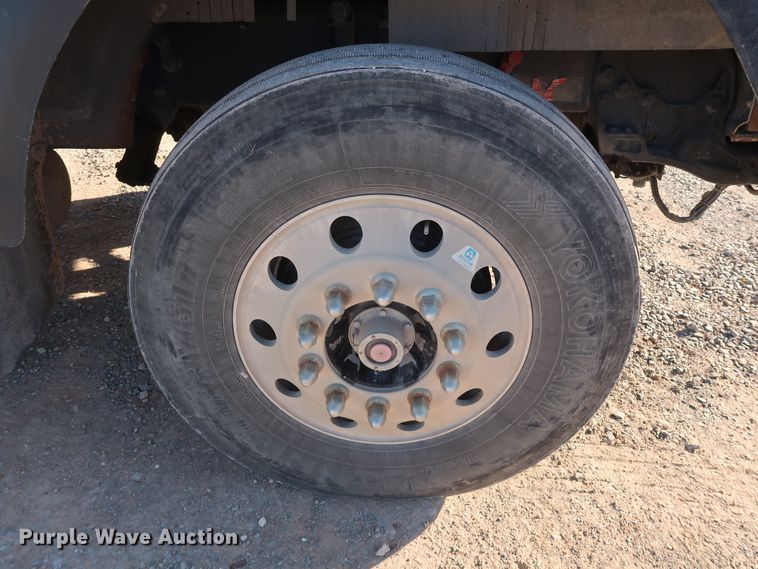 image for item GS9765 2013 Western Star 4900SB semi truck