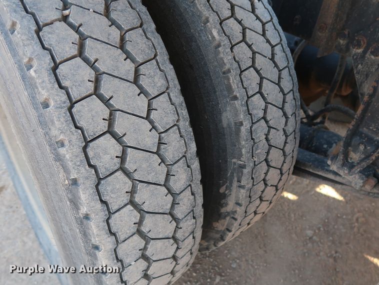 image for item GS9765 2013 Western Star 4900SB semi truck