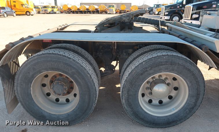 image for item GS9765 2013 Western Star 4900SB semi truck