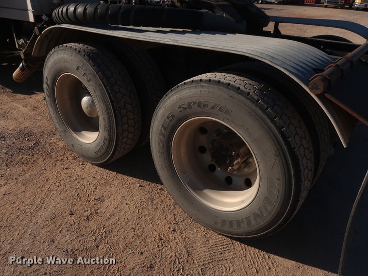 image for item GS9765 2013 Western Star 4900SB semi truck