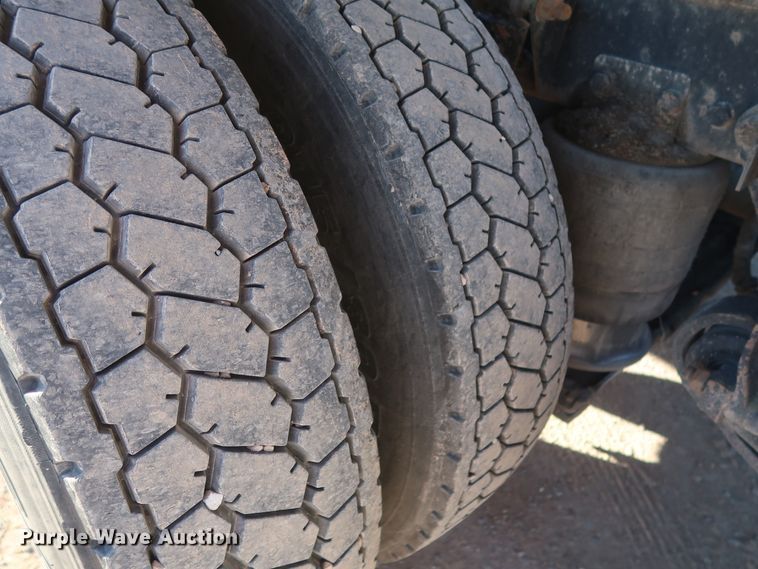 image for item GS9765 2013 Western Star 4900SB semi truck