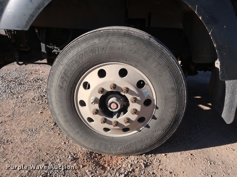 image for item GS9765 2013 Western Star 4900SB semi truck