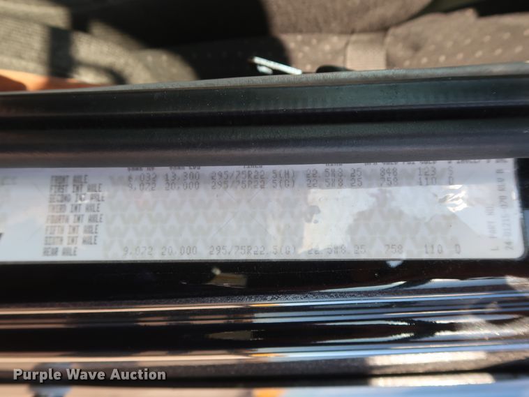 image for item GS9765 2013 Western Star 4900SB semi truck