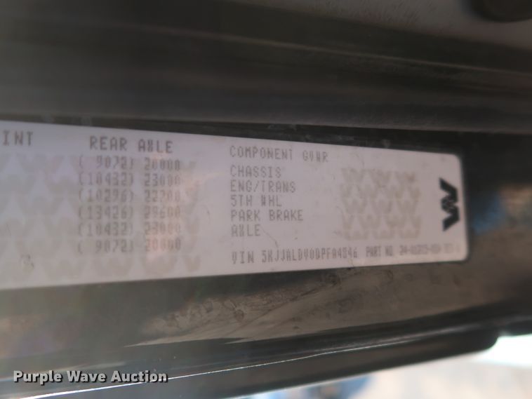 image for item GS9765 2013 Western Star 4900SB semi truck