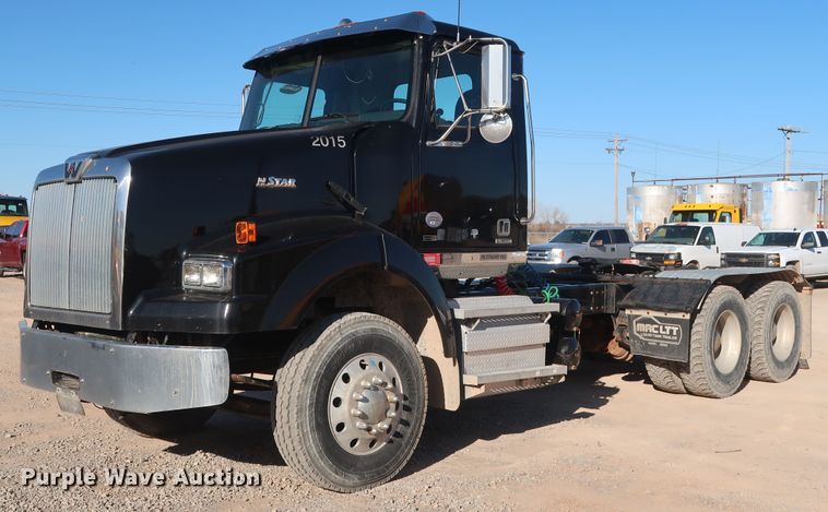 image for item GS9766 2013 Western Star 4900SB semi truck