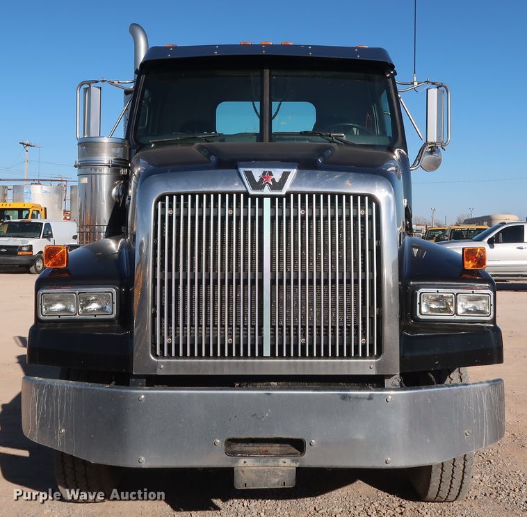 image for item GS9766 2013 Western Star 4900SB semi truck